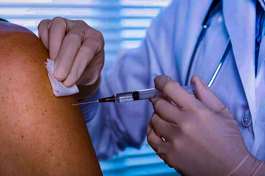 davidlsharp's tweet image. Getting a flu shot this year is more important than ever because of COVID-19 theconversation.com/getting-a-flu-…
