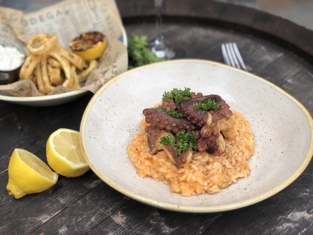 𝕎𝕙𝕠 𝕝𝕠𝕧𝕖𝕤 𝕄𝕚𝕒𝕞𝕚 𝕊𝕡𝕚𝕔𝕖? Try our new creations including this mouthwatering 𝐏𝐮𝐥𝐩𝐨 𝐑𝐢𝐬𝐨𝐭𝐭𝐨 with crispy octopus, San Marzano pomodoro, arborio rice, Parmesan.  🤤 
Outdoor dining | Take out | Delivery