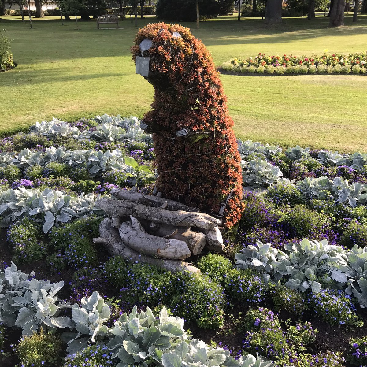 kilted_guide's tweet photo. #forres in bloom! #britaininbloom #STGAGuides #bluebadgetouristguide #qualifiedtouristguide #professionaltourguide #scotlandtravelguide https://t.co/VjrkXpZu2y