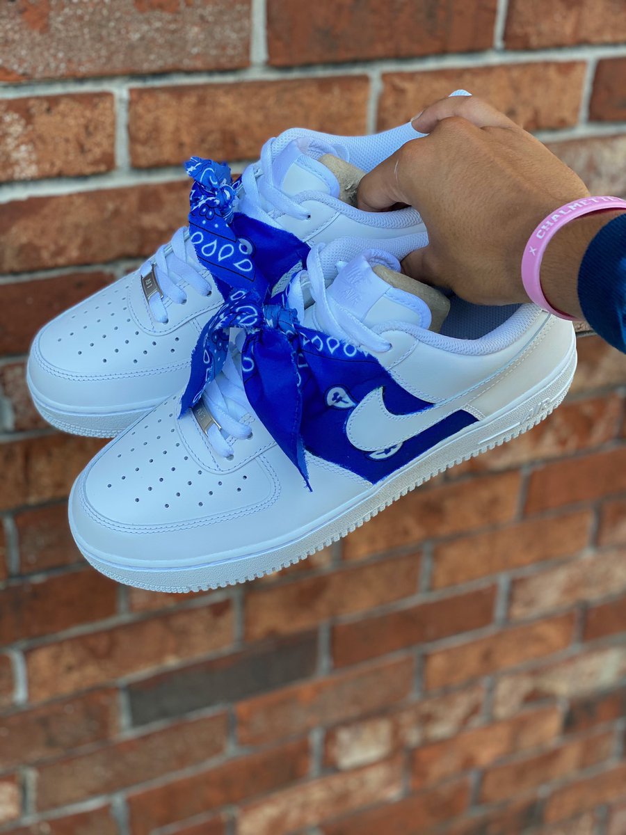 TheSweetKicks1's tweet photo. Custom Bandana Forces🤩🔷 
#thesweetkicks https://t.co/n4peDDCb6s