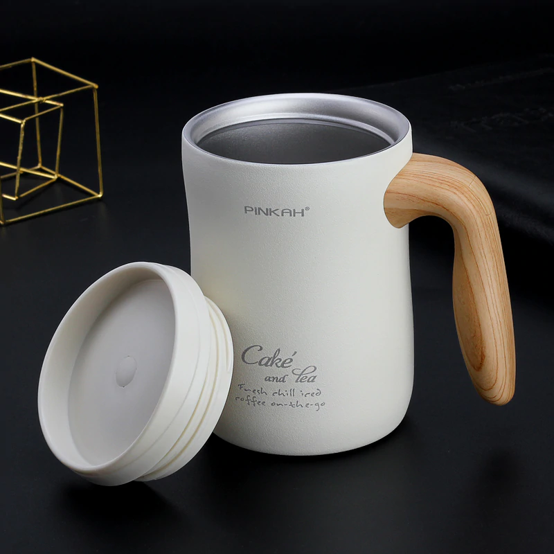 I just saw the thumbnail and it was suggested next to Things, so I was like OH GOD WHAT IS THIS NOW... it's a coffee cup. that's a wooden handle, not a dangling silicone donger. take a moment to rest.