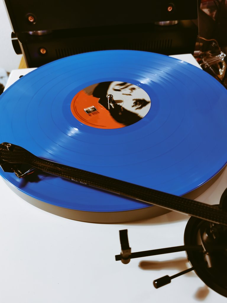 SeanHarrison71's tweet image. I remember the time when £700 would have bought you a good system. Mind you the #ProjectAudio X1 is a beast of a machine. It really does justice to #eveninexile by #JamesDeanBradfield #Manics