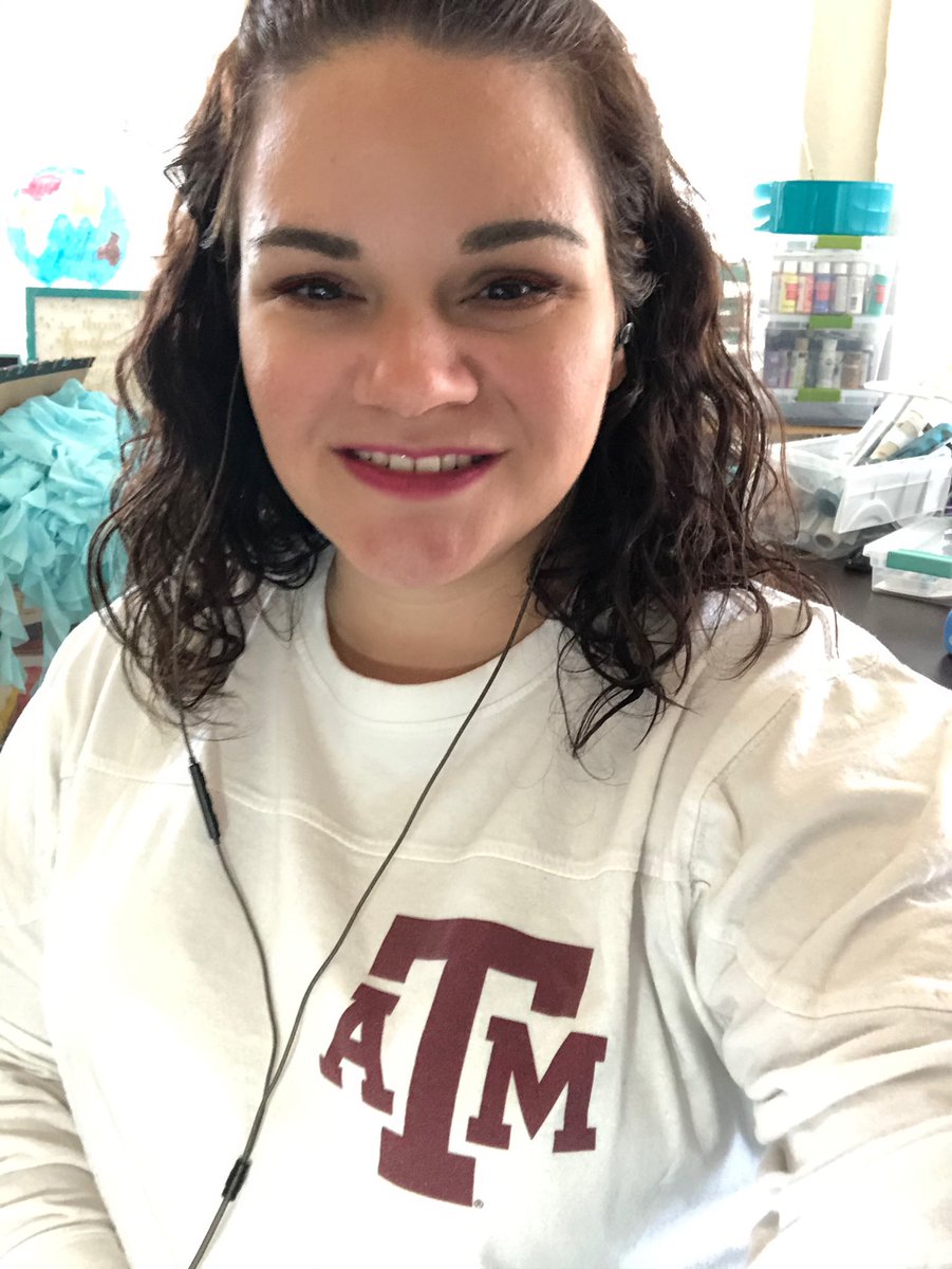 College Wear Wednesday - Gig ‘em! <a href="/THS_Tigers/">Travis High School</a> #TigerPride365