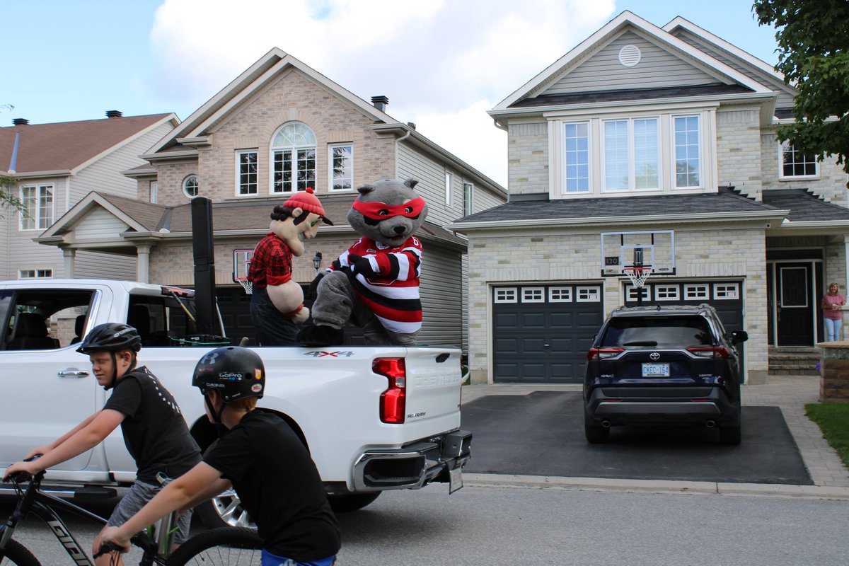 Ottawa67sHockey's tweet photo. A beautiful day in Barrhaven for our last #67sCommunityDrive🌤

Riley &amp; Big Joe have loved driving through your neighborhoods playing music and dancing along! https://t.co/tmowHQ7Sme