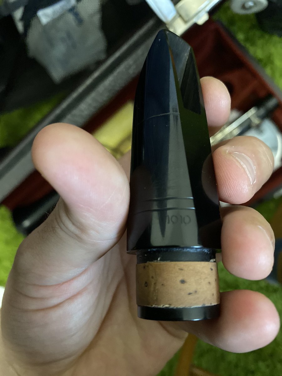 AdrianCoxMusic's tweet photo. Picked up my @VandorenUK #5jb bored out to match my Luis Rossi clarinet today!
Can’t wait to get stuck into this horn
#luisrossiclarinets #clarinetporn https://t.co/upe9YdZgoM