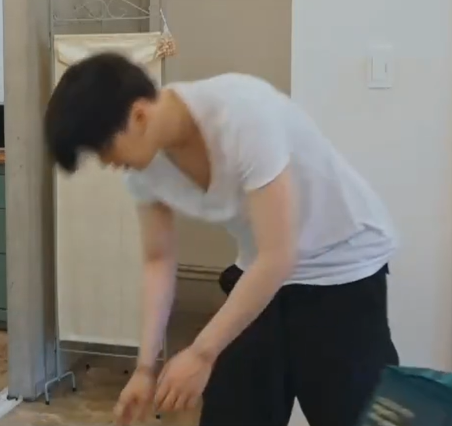 yoongi in the white shirt: a thread