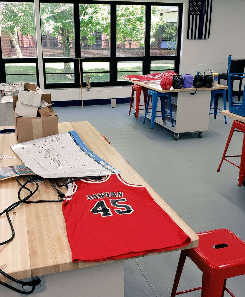 davidmossedu's tweet image. 1st school tweet of the 2020 restart...Project Lead The Way is coming to Massie! Can't wait to see our students in here creating, like Jordan wearing the 4..5..! (Insert your best Jordan reference here!) #GoFalcons #othersfirst