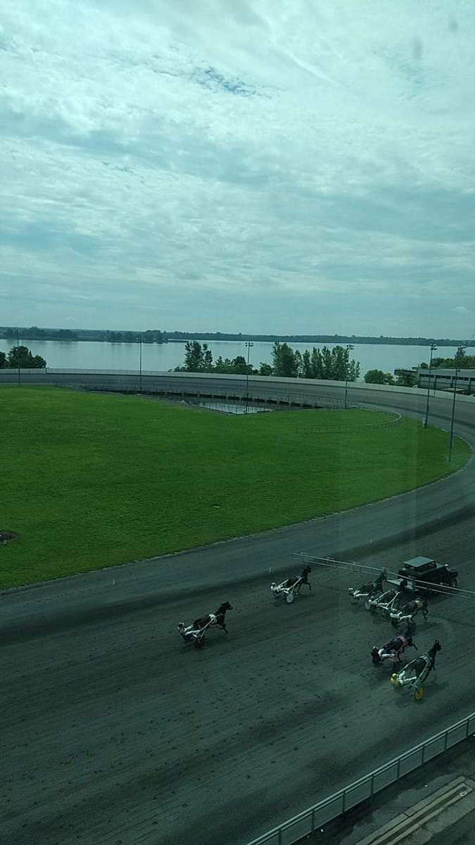 Pick 4 c/o today at Harrah's Philly $4,795.40 with a low 15% takeout. Starts in Race 7 roundabout 2:20 Eastern. Good luck!! #senditin <a href="/gabe_prewitt/">Gabe Prewitt</a> <a href="/USTrotting/">U.S. Trotting Assn.</a>