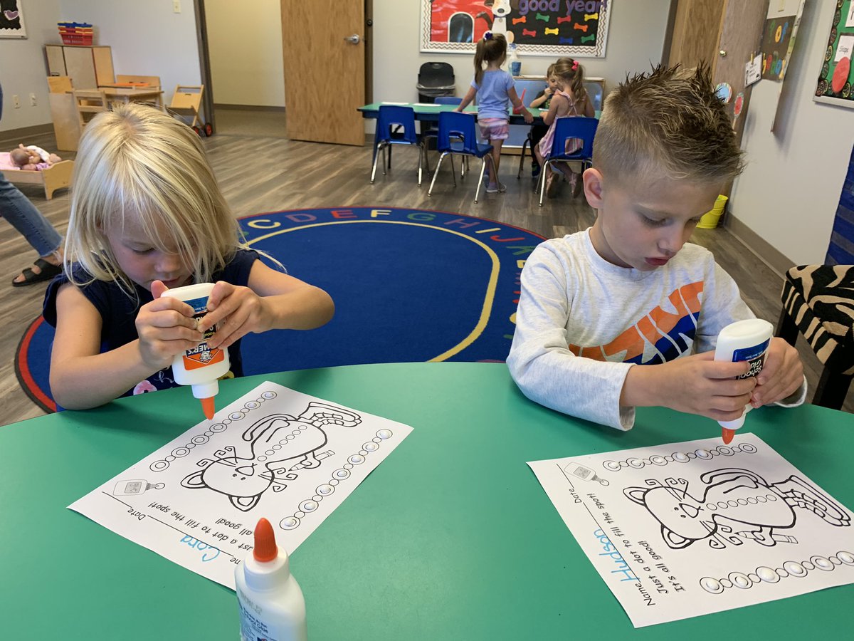 LLday_pre's tweet photo. Working on our glueing skills 😬#mwfpreschool https://t.co/EiEkkAMGs8