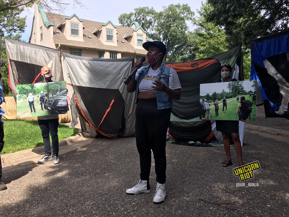 “You know how cold it gets...” #Minneapolis resident reiterates that unhoused ppl don’t have the privilege of being able to wait weeks to solve the housing crisis.In  #Minnesota’s infamously cold temps, hours or minutes can mean the difference between life & freezing to death.