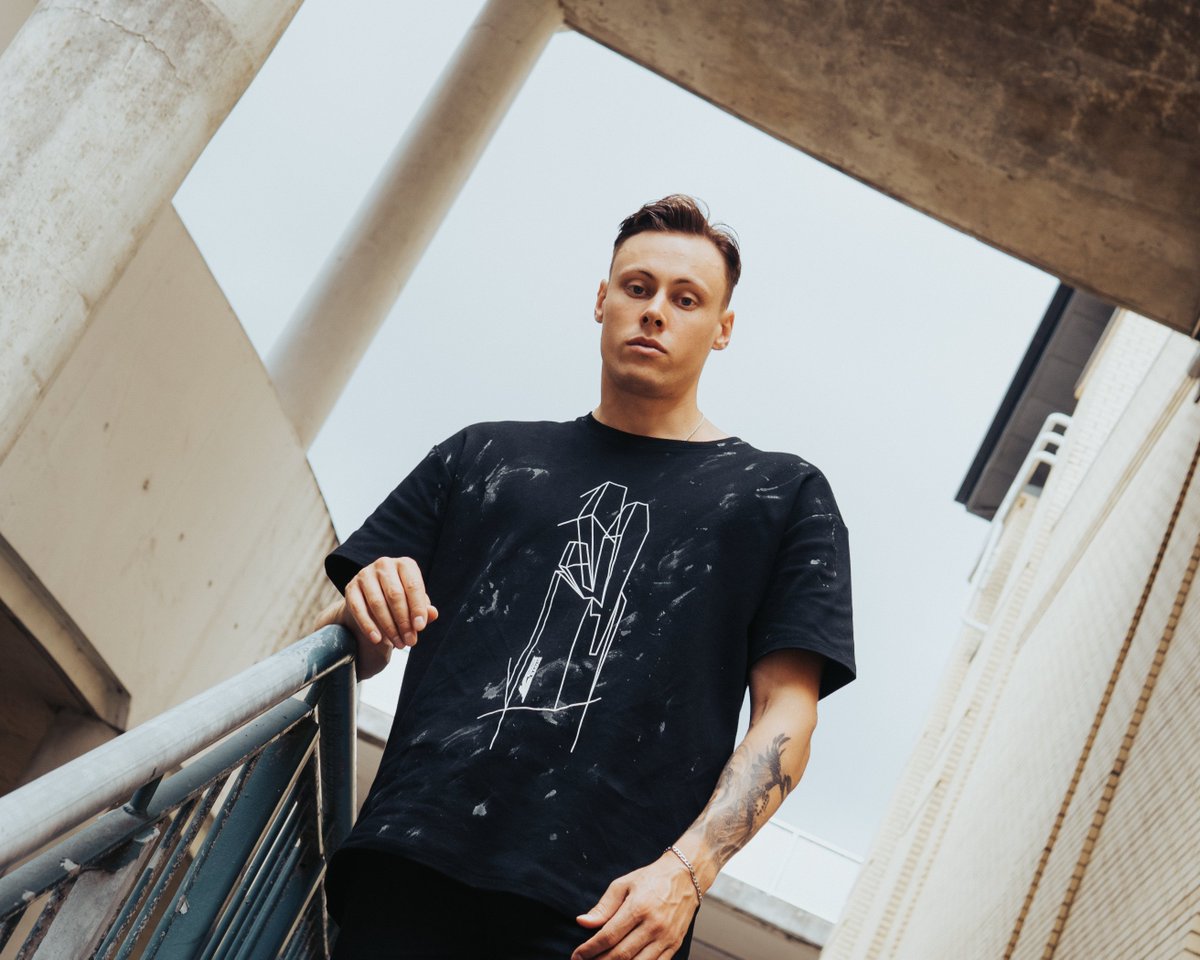 RavenGG's tweet photo. Anybody got any ideas how to make the opening #CDLPlayoffs weekend even better?…  We do.

Raven X @CODLeague is now LIVE! 

Get your limited edition Champs tee here:
https://t.co/CqAq36IDNR https://t.co/krl0ywMfyE