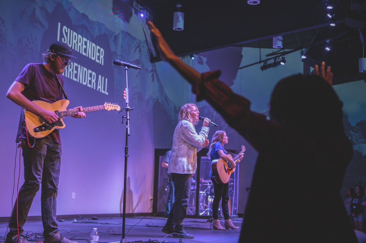 encounter_c3's tweet image. We’re so excited to worship with you tonight at 7:15! IF YOU NEED A RIDE: vans will be available for pick at the dorms upon request. Send us a DM &amp;amp; we’ll pick you up in front of McMindes hall at 6:45. Be sure to grab a friend &amp;amp; join us!