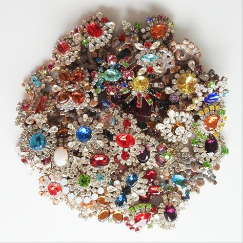 zazavintageboho's tweet image. RHINESTONE BUTTONS

#rhinestonebuttons #sewingprojects #sewingproject #etsyhandmade #buttons #etsyhandmadewithlove #buttonshop #buttonsfordays#etsyshopowner #etsyshopping #etsysellers #craftsupplies #etsyfinds #etsystore #sewing #etsysellersofinstagram #handmadegifts #crafting