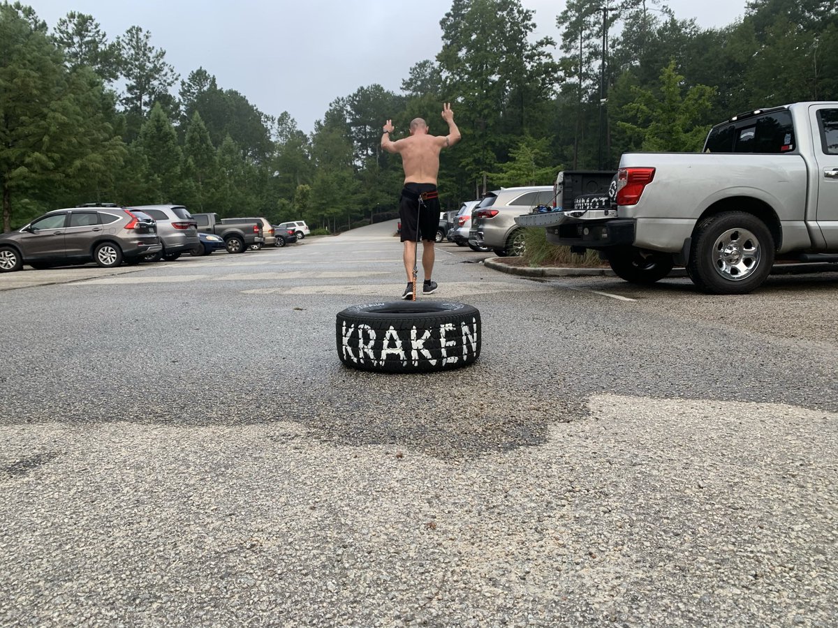 socialshark's tweet photo. This morning’s run with my friends was such a drag 😂🏃🏻♂️🏃🏻♂️🏃🏻♂️ ...tire drag that is. 👊🏼💥 - Thanks #TrailToes https://t.co/E5xpoy3yMU