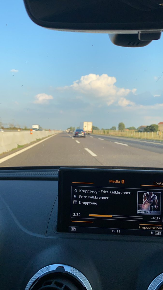 Noi si va al Mugello per il round 3/4 del Pirelli cup!🚀
Per i moralisti,tranquilli,la foto non l’ho fatta io🥰