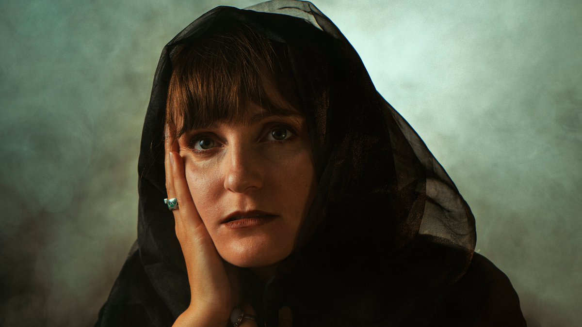 𝑻𝑯𝑬 𝑶𝑻𝑯𝑬𝑹 𝑴𝑶𝑶𝑵 𝑰𝑺 𝑹𝑰𝑺𝑰𝑵𝑮

🌚🌝

august 26, 2020

visit falconjane.com for a sneak peak 

#newmusic #release #falconjane #canadianindie #plezrock #outerspace