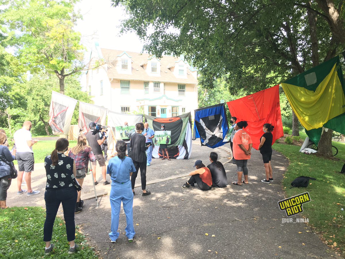 “It’s not the park’s job to provide shelter—but *do no harm.*”He’d visited the Powderhorn encampment a few weeks ago.“Displacement is not a solution. It only perpetuates a vicious cycle,” he explained, adding that unhoused ppl deserve elected officials’ “attention & empathy.”