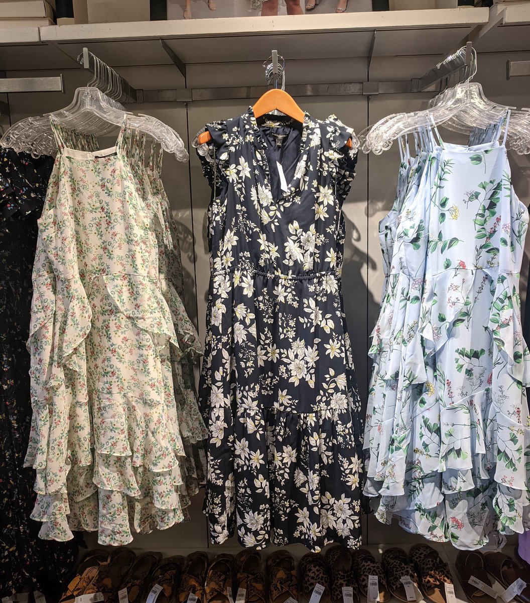 TangerTilton's tweet photo. Last chance: Everything’s 50-70% off at Banana Republic Factory. Plus, save more when you use your #TangerStyle coupons.
Select Dresses: now starting at $21.60 with TangerStyle
➡️ Get your coupons here: https://t.co/fg7tqQjBQD
#Visitnh @LakesRegionNH @whitemts @LakesRegionCoC https://t.co/xHmSA2Rkm8