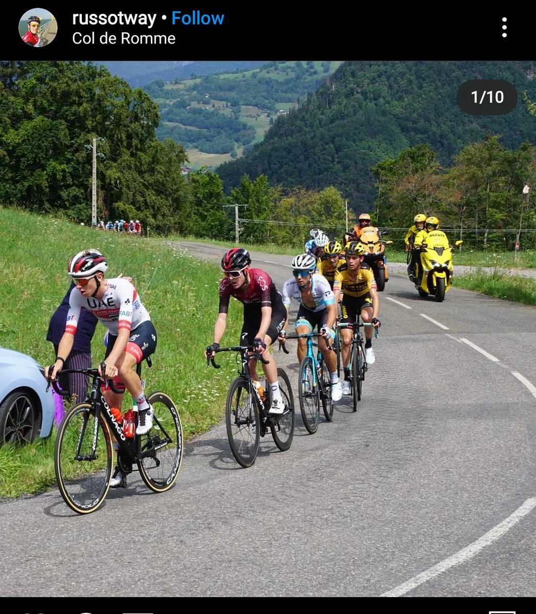 On the first kilometers of Col de Romme, the strongest climbers from the peloton managed to catch the first group. There was no truce though and soon another wave of attacks began with Pogi, Sivakov and the Jumbo Bees most active.