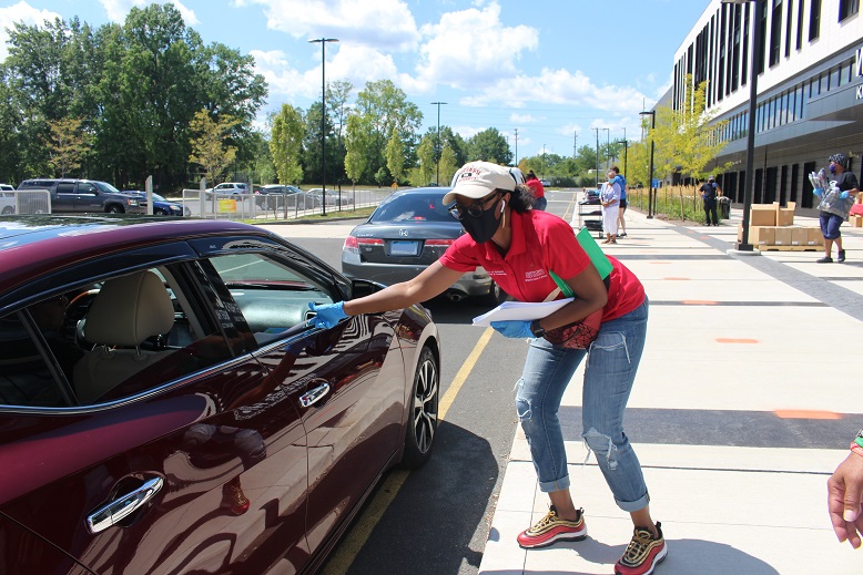 Thank you, <a href="/HartfordFdn/">Hartford Foundation</a> for providing the 3,000 Learning &amp; Safety Kits we gave to <a href="/Hartford_Public/">Hartford Public Schools</a> students on 8/18/20 as they prepare to #ReturnToLearn on 9/8/20. Thank you to our schools &amp; <a href="/HPSEngagement/">HPS Engagement</a> staff &amp; #Partners who helped make it happen. More: bit.ly/2PQRSSH