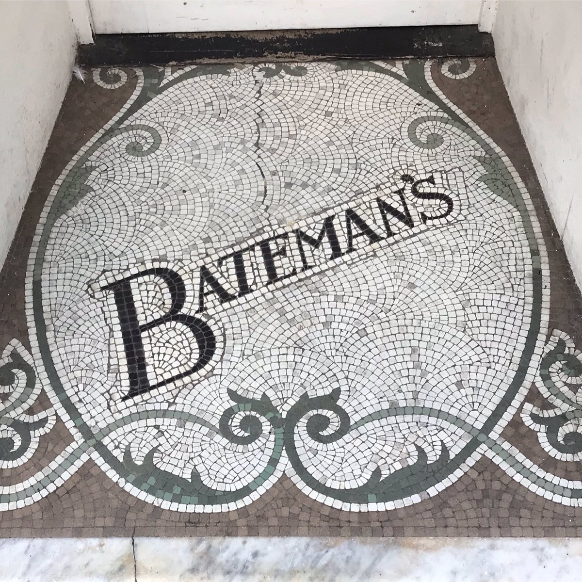 Tjcheritage's tweet photo. The more I casually look (in Plymouth this time) the more examples of #mosaic #shopfront #porches still survive in excellent condition. Shouldn’t we have a national database of these before they all disappear? #shopping #history #shopfronts #tjcheritage https://t.co/avjvulUhDP