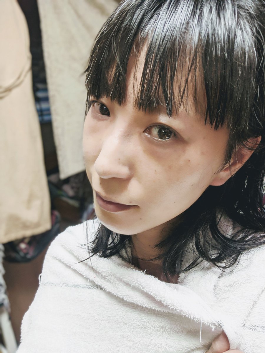 Treemate01マンモーニ Twitter પર 自撮りあげる時はすっぴんのブスさも晒しとかないとな 昼間は化粧と自然光で擬態してるからw おやすみなさい