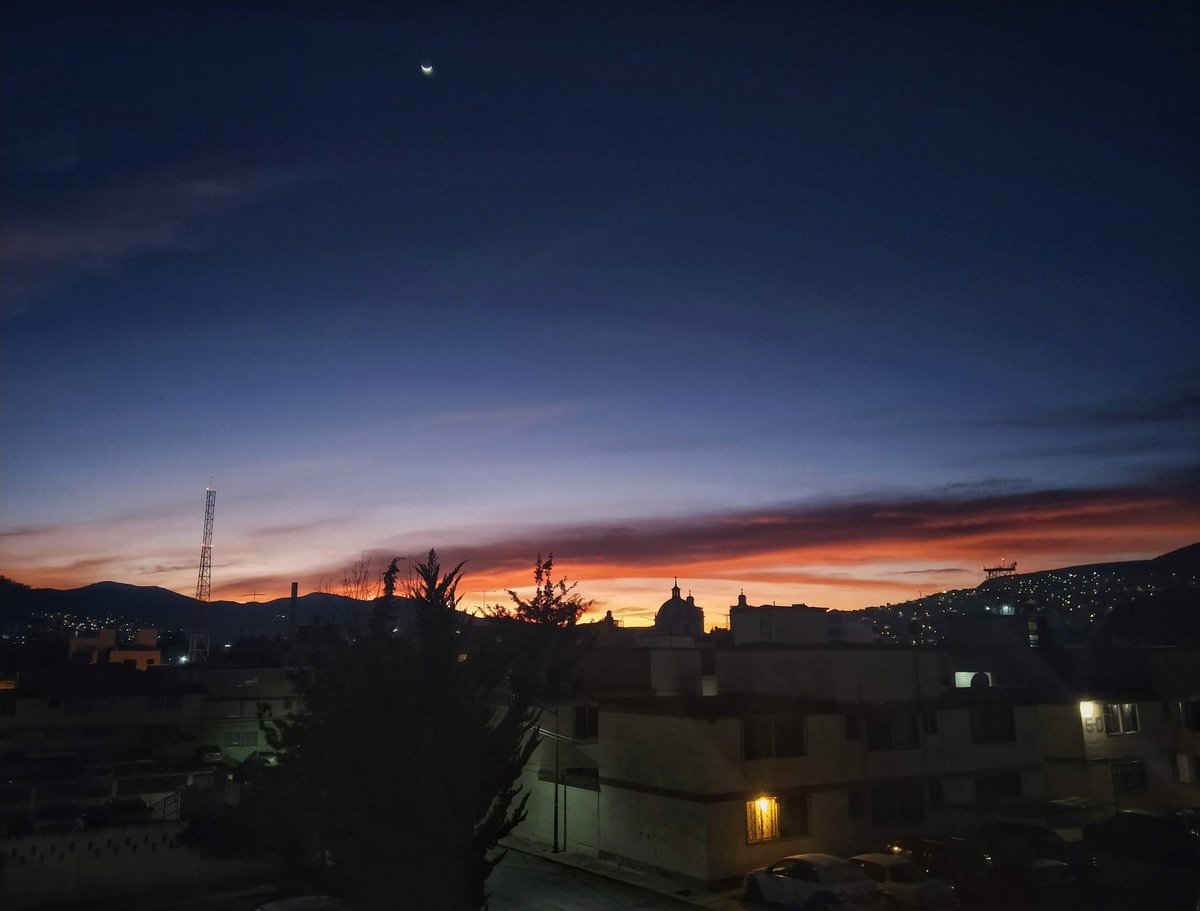 Psico_Calii's tweet photo. @MotorolaMX Amanecer en Pachuca. Moto G7 Plus. ✌🏼 https://t.co/juCogBx3iv