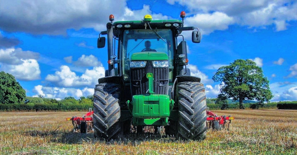 Look out 🚜
Farmer Jacks about 👋
#dji #djimavicpro #drone #guttler #johndeere #deeresighting #farminguk #agricultureworldwide #dronelife #dronephotography #droneshots #drones #famersofinstagram #farmliving #thefarmingpage #wednesdayvibes
instagram.com/p/CEEcB-nHA-e/…