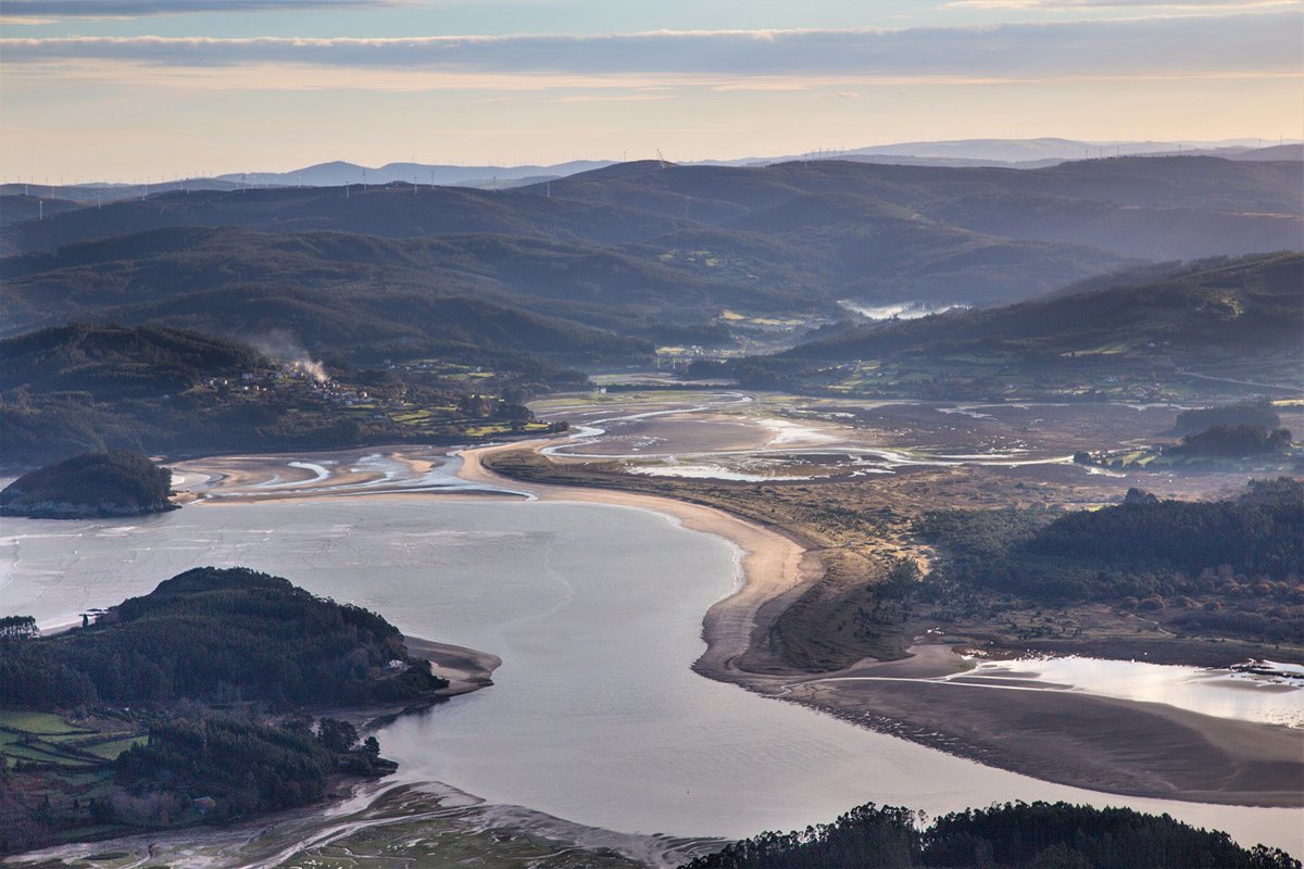 OrtigueiraTuris's tweet photo. En #Ortigueira temos 2 #PraiasSenFume: #Morouzos e #AConcha. Alí os máis pequenos esquecen esa práctica, perxudicial para a saúde e contaminante para o #medioambiente, e non a ven como algo normal
Todas as praias sen fume de Galicia aquí: https://t.co/J9i4uAJag5
#playassinhumo https://t.co/i2gJQSXECZ