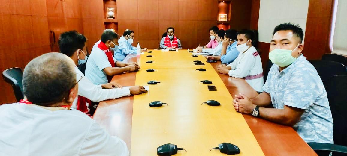 manoranjanpegu's tweet photo. GU Langauge certificate course update- A joint delegation of TMPK and Mising Agom Kebang met with the Vice chancellor today who 'assured' that the courses will be restarted and would continue. 
TMPK tells me that written notification to follow soon. https://t.co/3GqrP7ZYQM