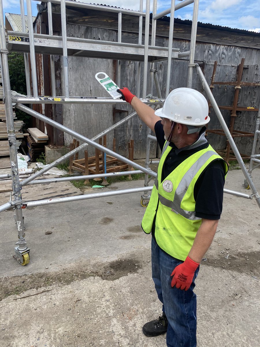 vertecscaffold's tweet photo. Pasma Training day at Vertec HQ 🤙🏼
Every day is a school day
#safeaccesstohighplaces https://t.co/FXiTN7Ak7S