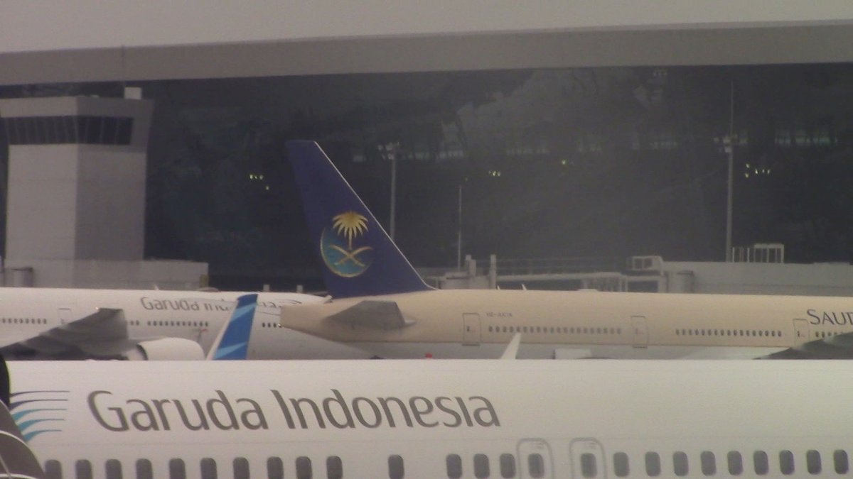 captDCCLXXXVII's tweet photo. @Saudi_Airlines Here you Go!
انظر هنا!
from Indonesia with Love... 3 years ago parked Boeing 777-300ER Saudia in Soekarno-Hatta Int'l Airport at Cengkareng, Jakarta Indonesia...
#SaudiArabia
#SaudiLover
#INAloveKSA
#SaudiaAirLover
#BoeingLover
الله يحفظك
May God Bless You https://t.co/UPVzctESMe