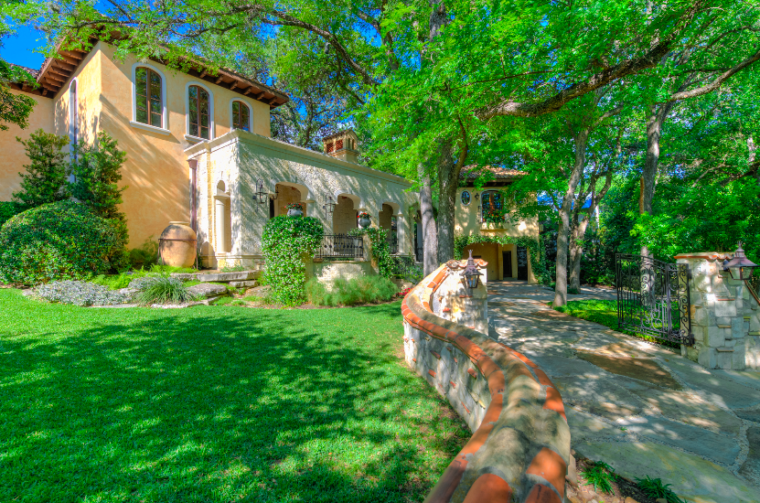 billstubbsMOL's tweet photo. Does your home have curb appeal? A home’s exterior is an extension of the interior and should always be given the same consideration. https://t.co/jJS4vO33oJ