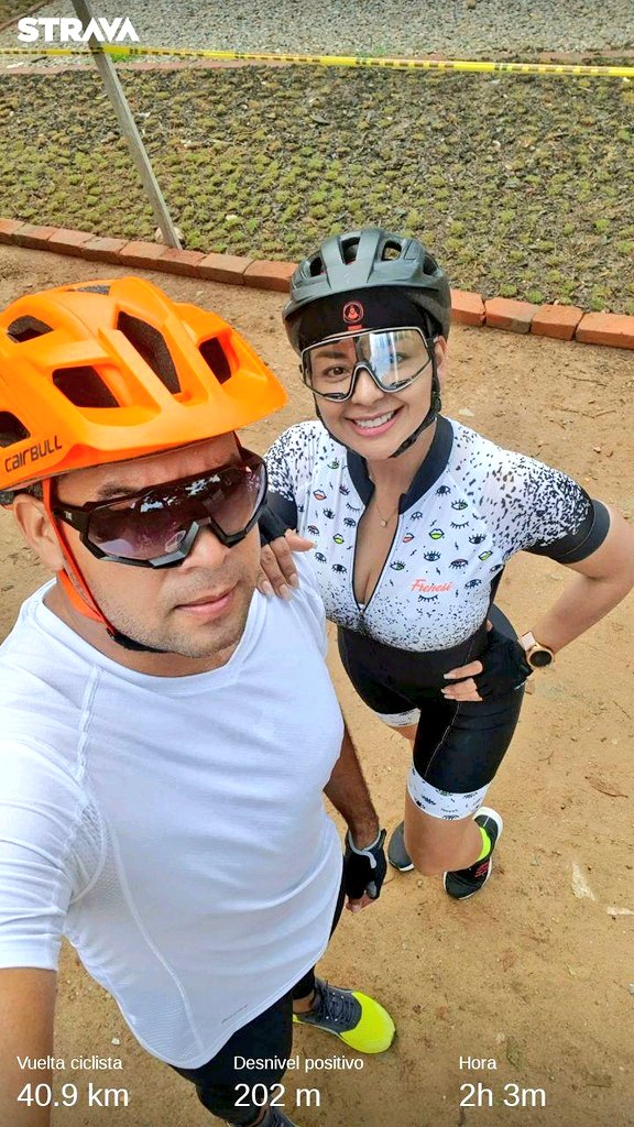 AndriuFM's tweet photo. #40kms🚴♀️🍃🍂 #RíoSeco #Los💕 con DJ Ridz 🍪 🤭👌
🎶🎼 Escríbeme pero con la verdad, con tu sinceridad, diciendo vas a volver, no lo contrario
Presiento que no regresaras, el reloj corre mas y mas y mas, avanza el tiempo
Crece la soledad porque no estas, todo el tormento🎶🎼 https://t.co/Oci9j3YBl4