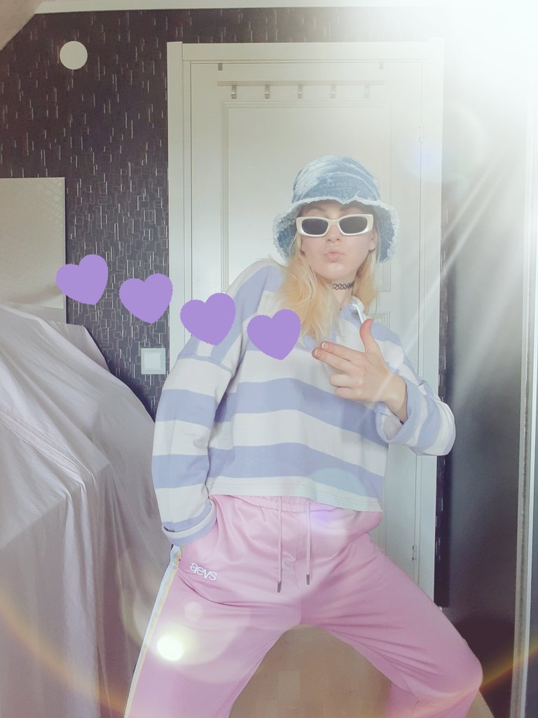 localpinkgurl's tweet photo. Imma light it up on friday yao 🧨💥🥂 hahah😂 #RetroARMYSelca #Dynamitelook #BTS_Dynamite https://t.co/p6neBcmT0g