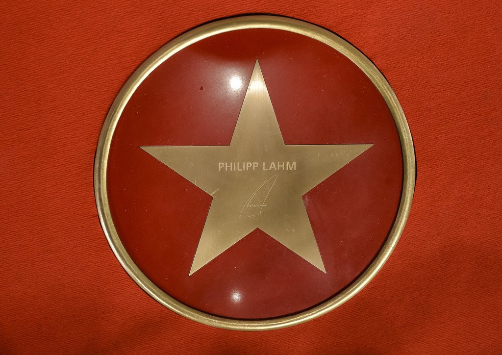 Such talent naturally attracted mass media interest, awarding them the nickname FC Hollywood. Although intended as an insult, it’s a name that’s since been worn with a badge of pride. For example, here’s how Phillip Lahm was inducted to the Hall of Fame.