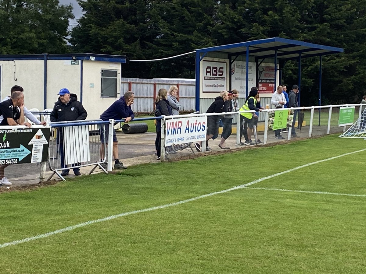 Slimbridge AFC (@slimbridgeafc) on Twitter photo Thanks to everyone for supporting social distancing at Thornhill Park @SlimbridgeRes <a href="/CamBulldogsFC/">Cam Bulldogs</a> Thanks to everyone for supporting social distancing at Thornhill Park @SlimbridgeRes <a href="/CamBulldogsFC/">Cam Bulldogs</a>