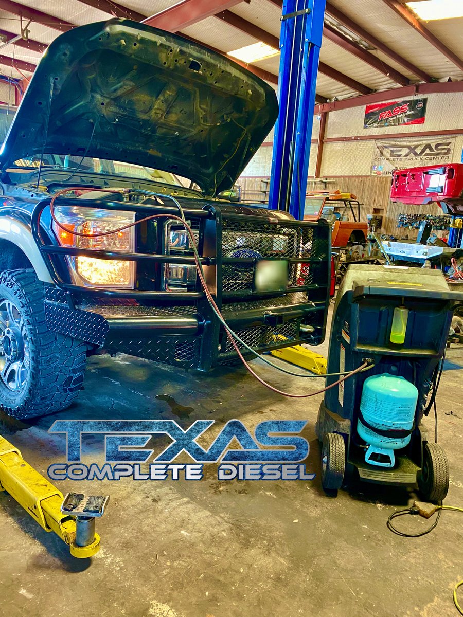 TexasCompleteTC's tweet photo. Check out our BEAT THE HEAT special 🚨, running from now until the end of this month! $75 on ALL Ac Service Checkups! Stop being hot and start being COOL! ❄️ Call us at 830-837-5998 for more details https://t.co/Fw7WqcbOpt