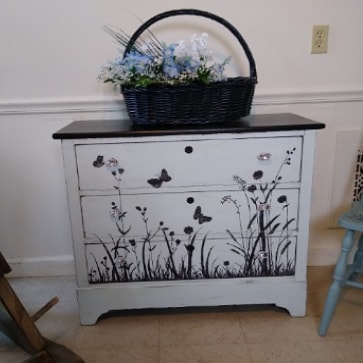 flipnchik's tweet photo. Cathy is a antique chest dresser. Appx 115-150 yrs.old. She has with all her original wood. Farm house country charm.Permafrost  matte paint color. Top is black acrlyic with a gloss finish."Butterfly Meadows"art work all free hand.
H: 31" W: 14 1/2"L: 35 1/2"$245 https://t.co/gjKFJGCov3