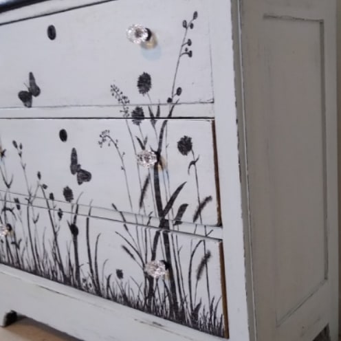 flipnchik's tweet photo. Cathy is a antique chest dresser. Appx 115-150 yrs.old. She has with all her original wood. Farm house country charm.Permafrost  matte paint color. Top is black acrlyic with a gloss finish."Butterfly Meadows"art work all free hand.
H: 31" W: 14 1/2"L: 35 1/2"$245 https://t.co/gjKFJGCov3
