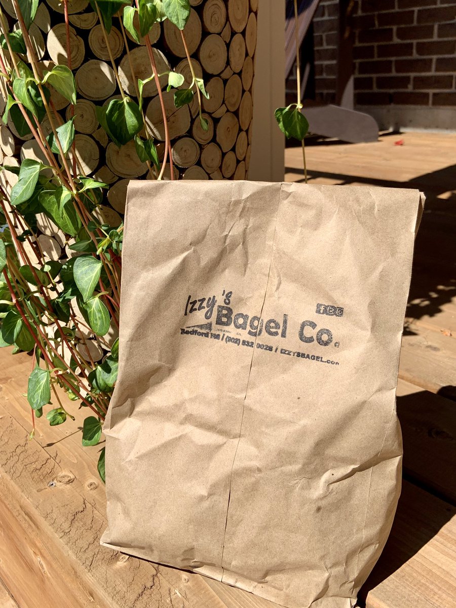 Those who know resulta know that Wednesday’s are special. Why, you ask? Delicious gourmet bagels, of course! Since our team can’t come to us for bagels, we brought bagels to our team: 100+ deliveries of carb-filled goodness (and yes, there was cream cheese, too) 🥯 ❤️
