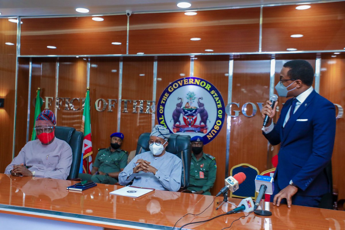 Today Governor <a href="/GboyegaOyetola/">Adegboyega Oyetola</a> Recieved the three ambullances and 50,000 of face mask from <a href="/BUAgroup/">BUA Group</a>