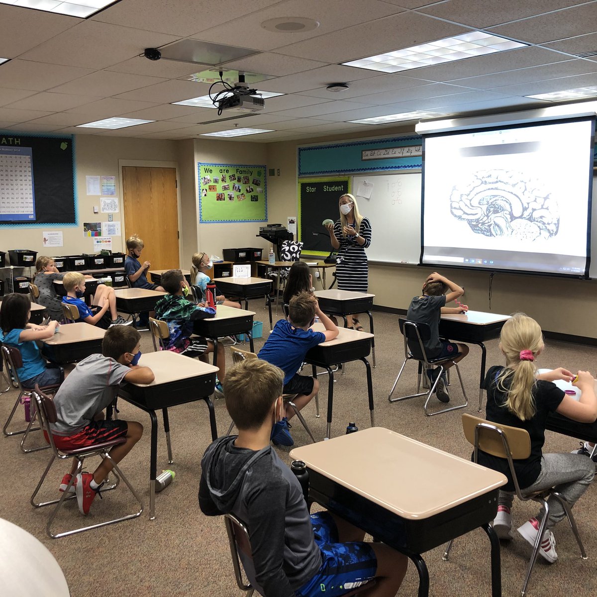 I had a blast teaching in <a href="/MrsSchenkelMTE/">Jamie Schenkel</a>’s classroom today! I ❤️ how much kids love learning about their brains 🧠!