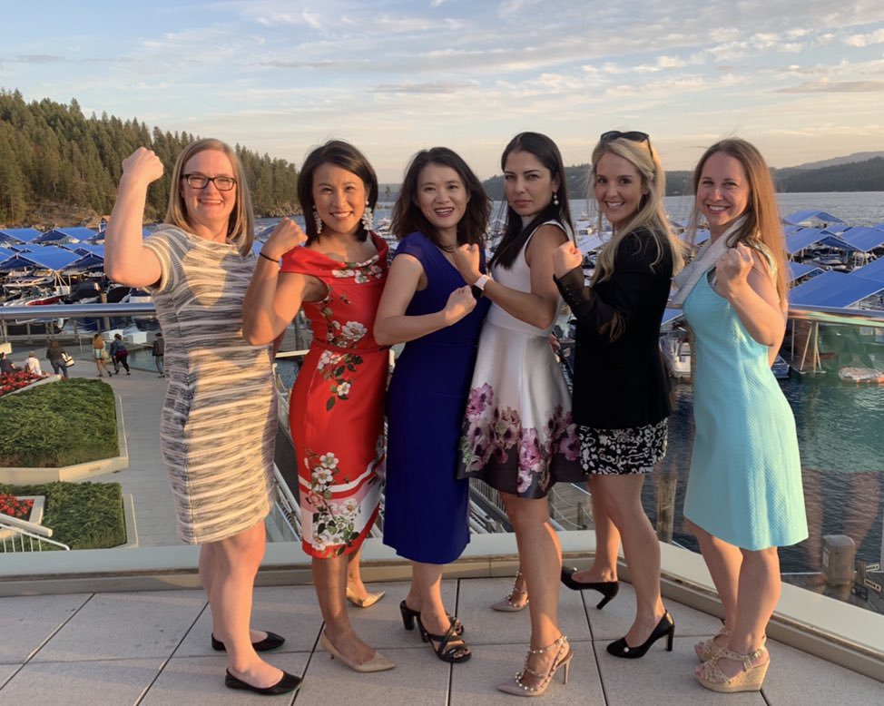 DrAndreaTooley's tweet photo. My favorite group power pose from last year WIO! It’s not too late to post your pose! Tag #wio2020 and join us 8/21 to win!! @macularstar @LADalvinMD https://t.co/RtgAFiudYB