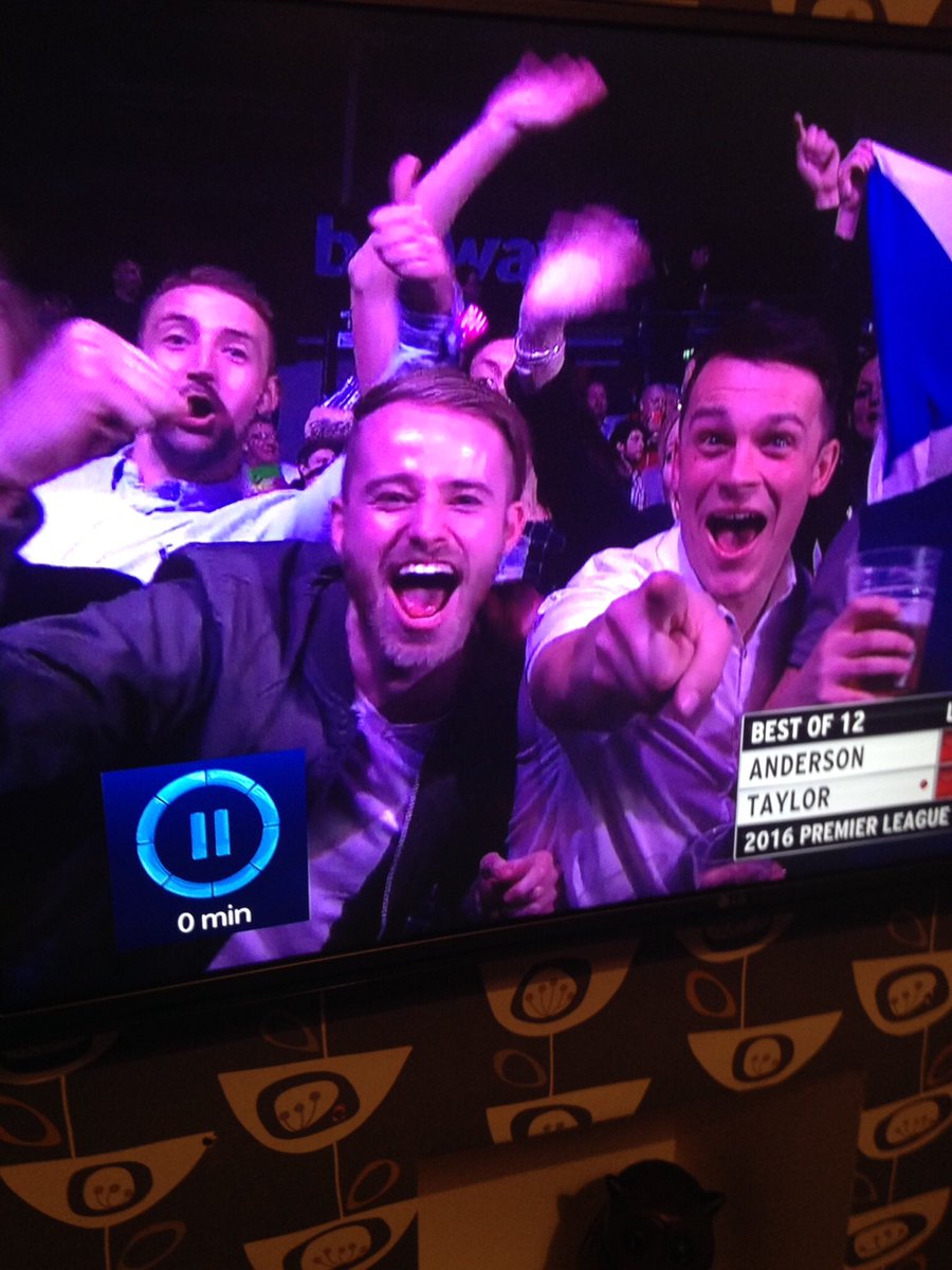andybranton1964's tweet photo. @OfficialPDC @garybranton @ZakOakshott it’s all about the fans 🎯🎯🎯 https://t.co/5tvB51qSvD