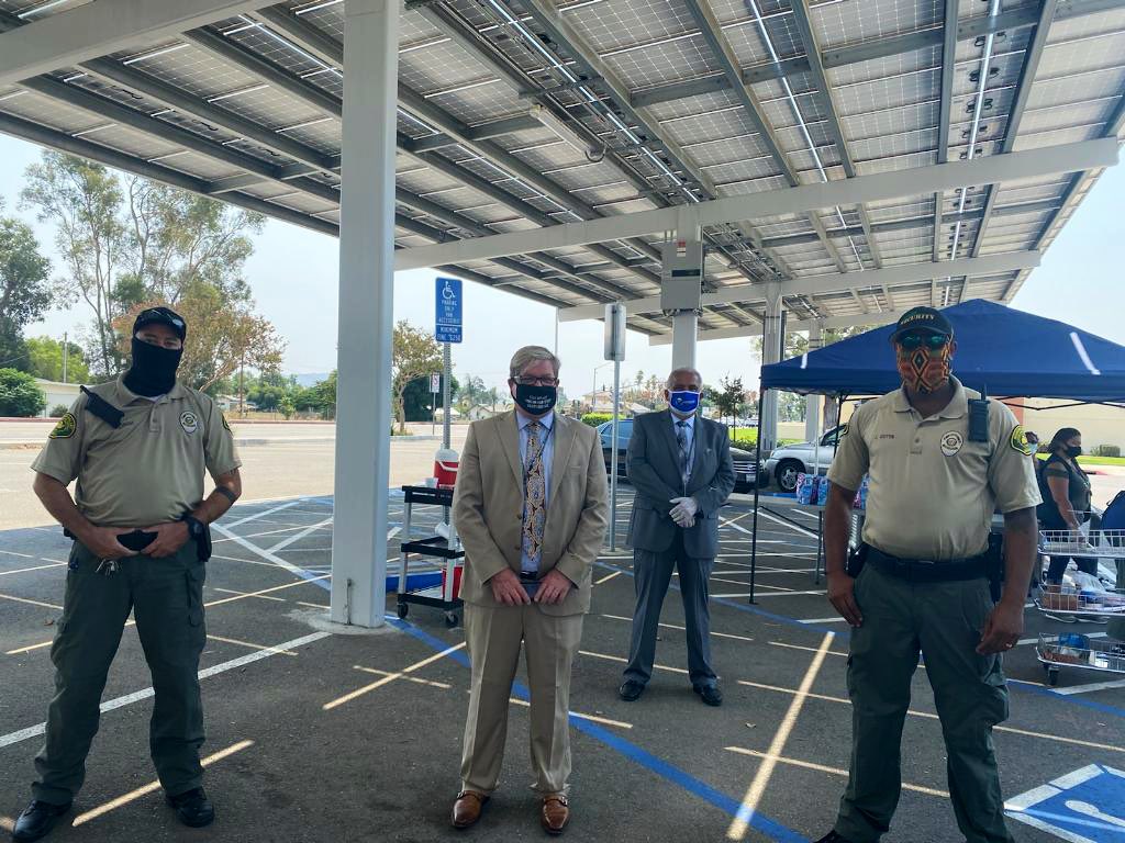SMMSMV's tweet photo. A big thanks to @DrKedziora and @JesusHolguin for stopping by our Grab and Go lunchtime today.  Thank you for your inspirational words of wisdom. #MVUSDFocusForward @MorenoValleyUSD https://t.co/z5gka6m5hM