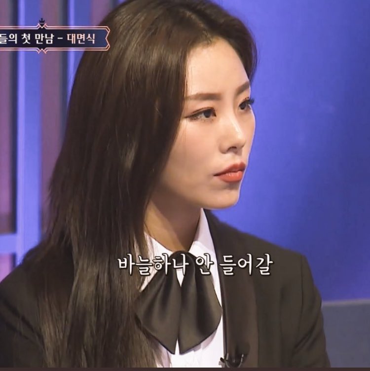 maeyWheein's tweet photo. Wheein in queendom was like an angel. (Thread) https://t.co/7zEb8u8o3Q