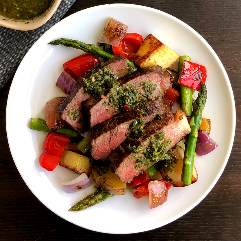eatflavorly's tweet photo. Sizzle your senses tonight with our Chimichurri Steak! A popular South American dish m... #foodie #mealsdelivered #mealprep #food #instafood #convenientmeals #globalflavors #costandtimesavings #varietyandinnovation #healthymeals #qualitymeals #philanthropy #community #chimichurri https://t.co/OTU0Rp5a5J