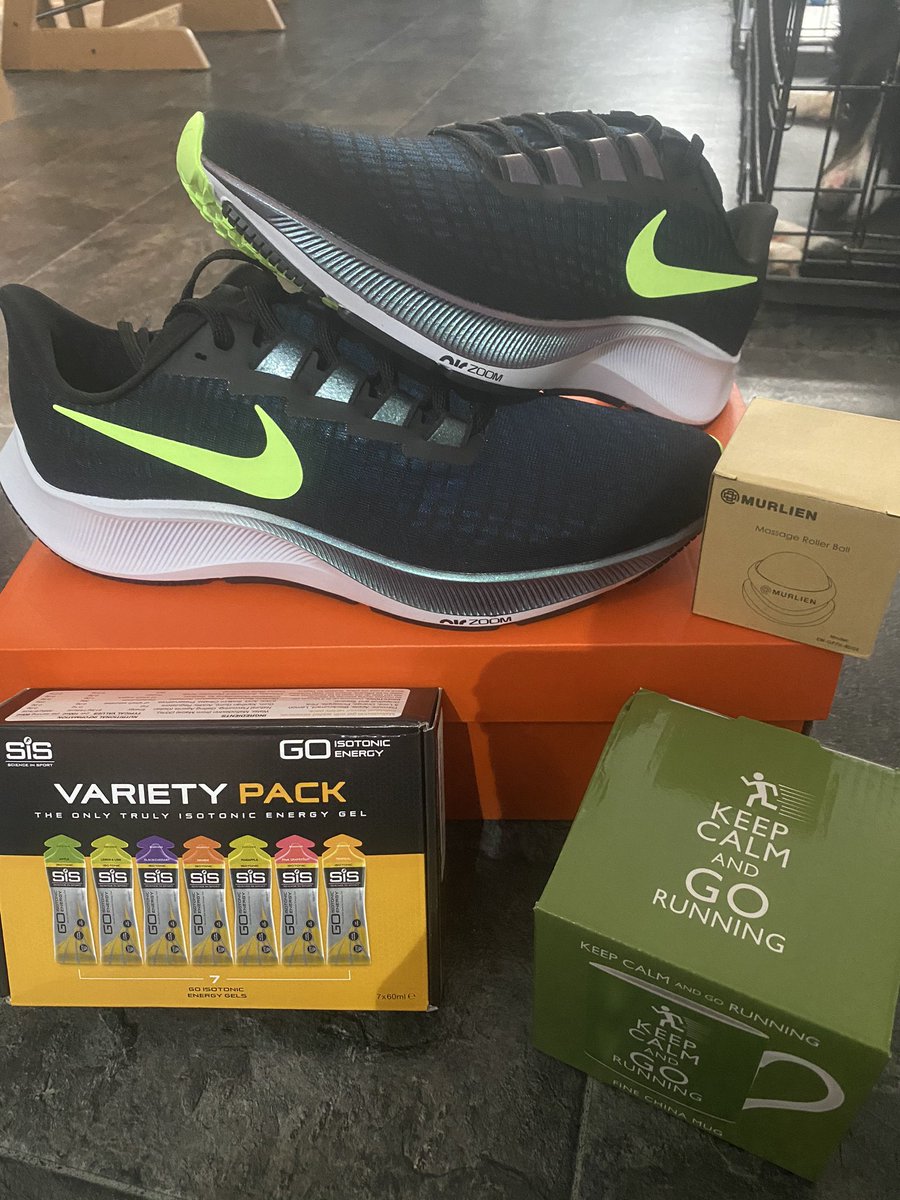 My wife really is a keeper, 12 years together and 3 years married and she still knows how to keep me sweet #ukrunchat #running #anniversarygifts #nike #halfmarathon