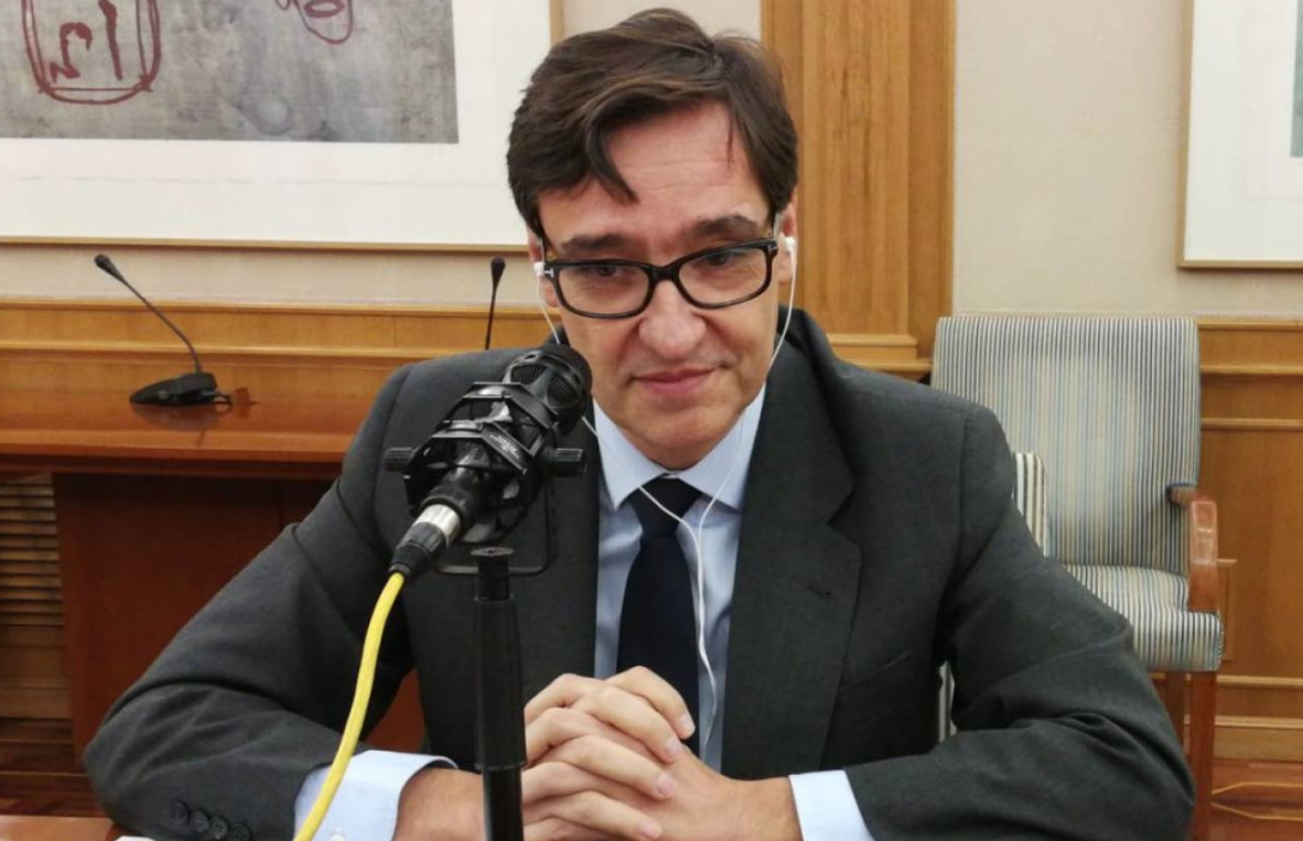 Salvador Illa descarta públic als estadis.  El ministre, que entén que tothom te ganes de tornar a les grades, situa el problema no en l'interior sinó en els accessos i les sortides al camp. #RCDE bit.ly/32QDWhH